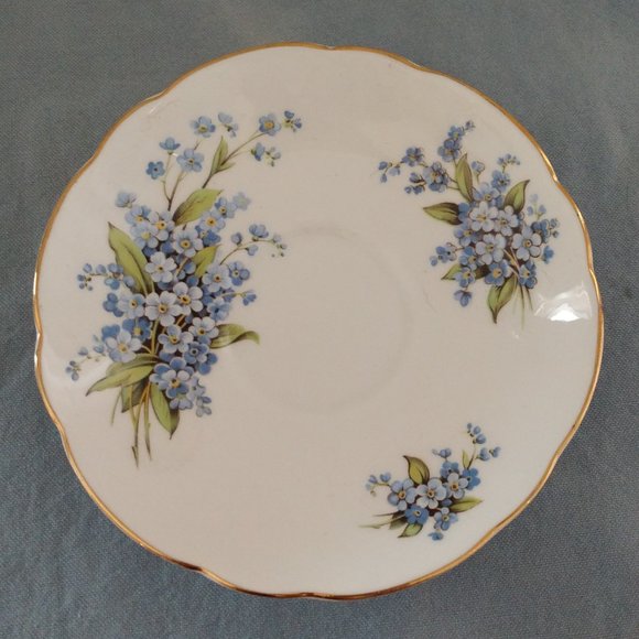 GROSVENOR BONE IN CHINA ENGLAND FLORAL BLUE WHITE SCALLOPED GOLD RIM TEA CUP - Picture 14 of 15